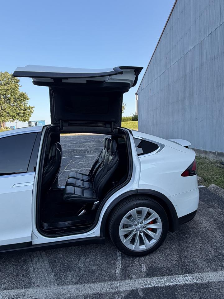 Tesla Model X P90D 2016