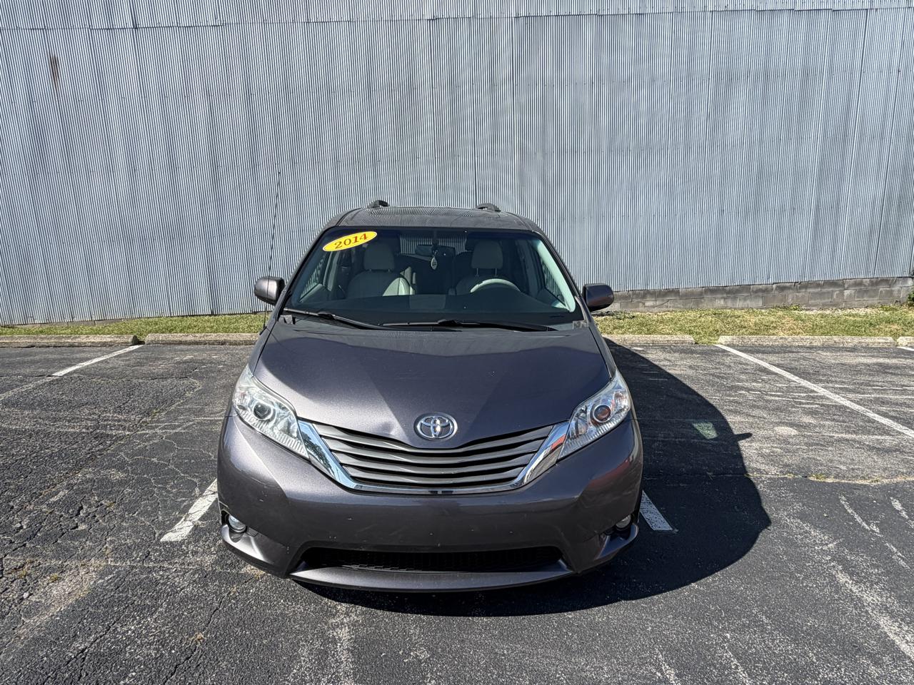 Toyota Sienna Limited AWD 7-Passenger V6 2014