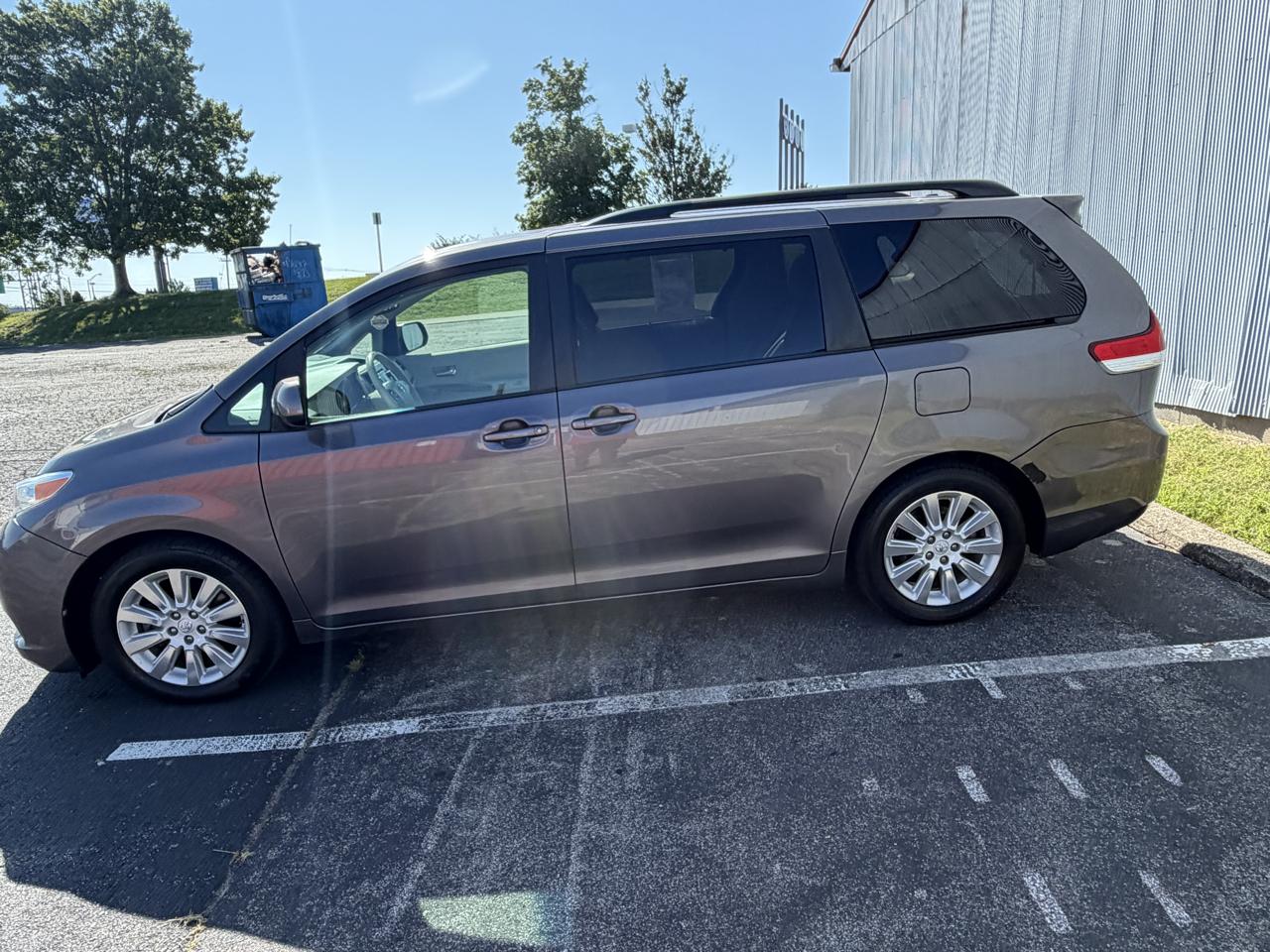 Toyota Sienna Limited AWD 7-Passenger V6 2014