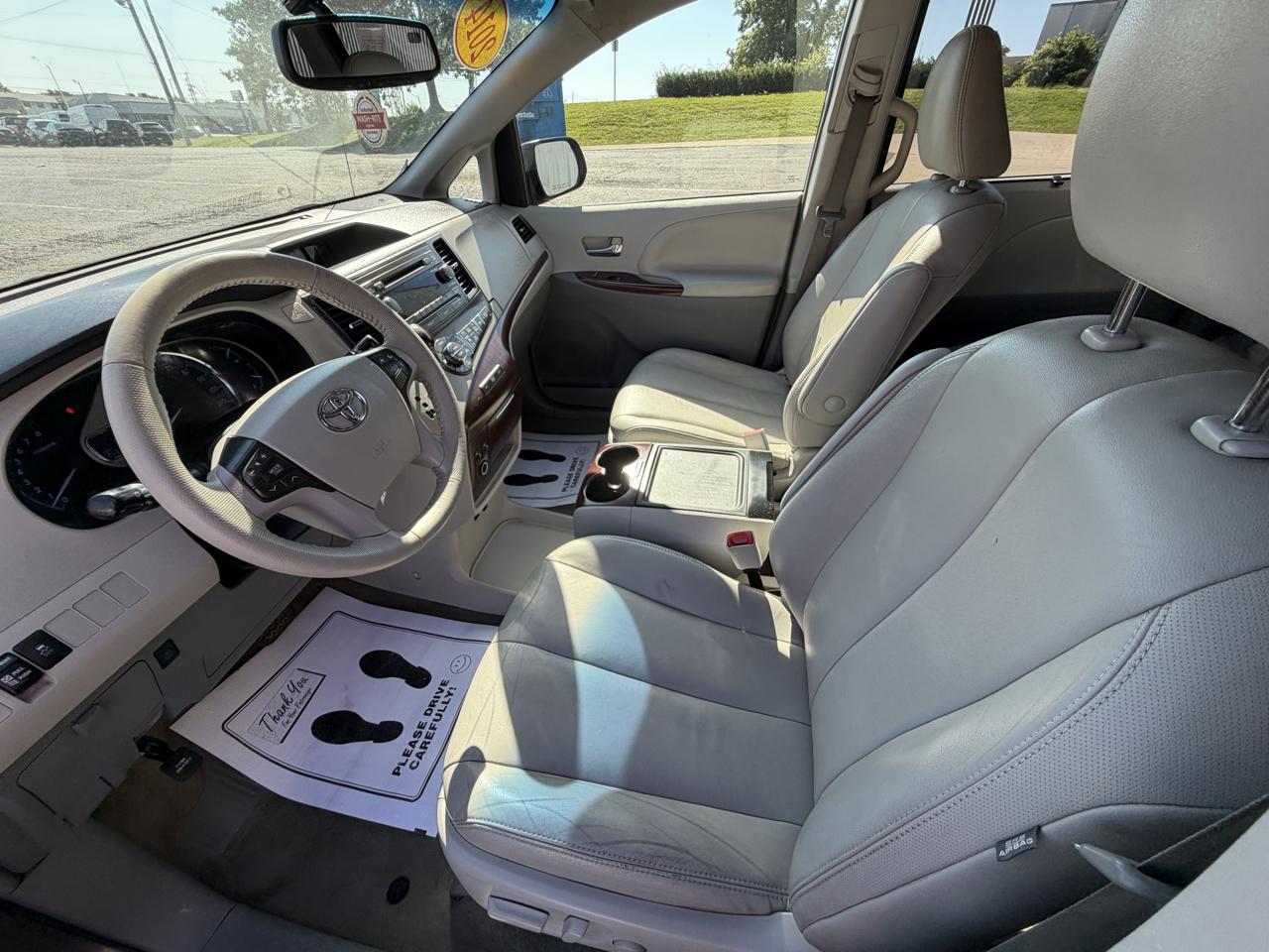 Toyota Sienna Limited AWD 7-Passenger V6 2014
