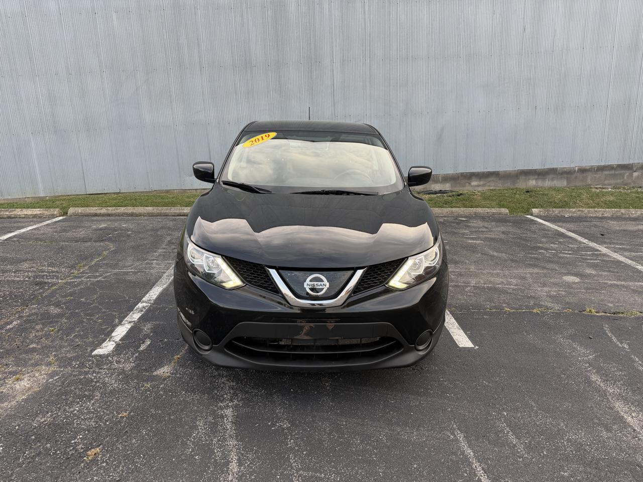 Nissan Rogue Sport S 2019