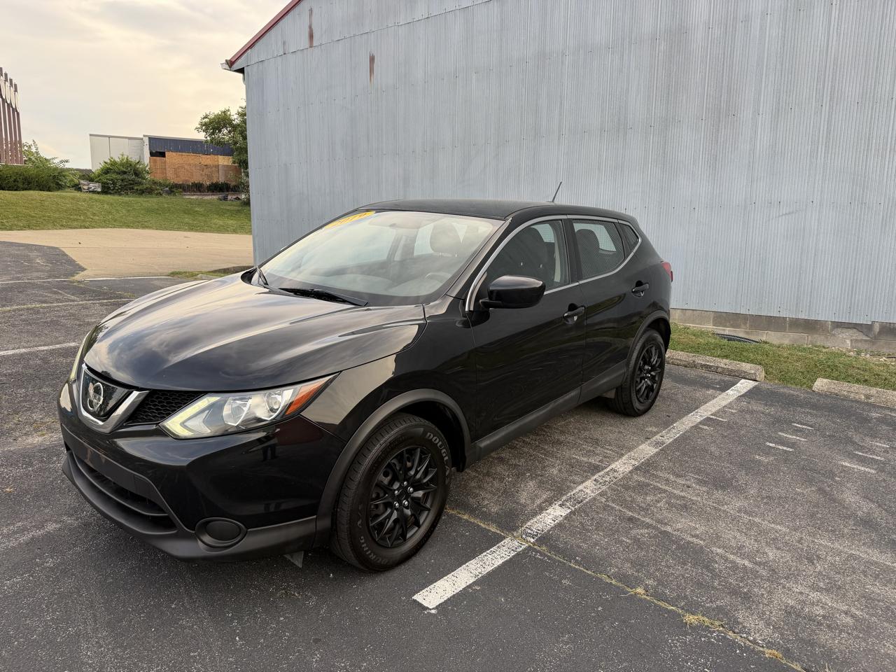 Nissan Rogue Sport S 2019