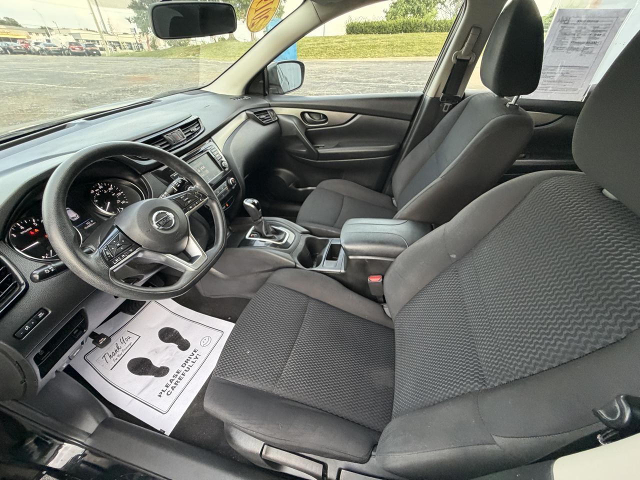 Nissan Rogue Sport S 2019