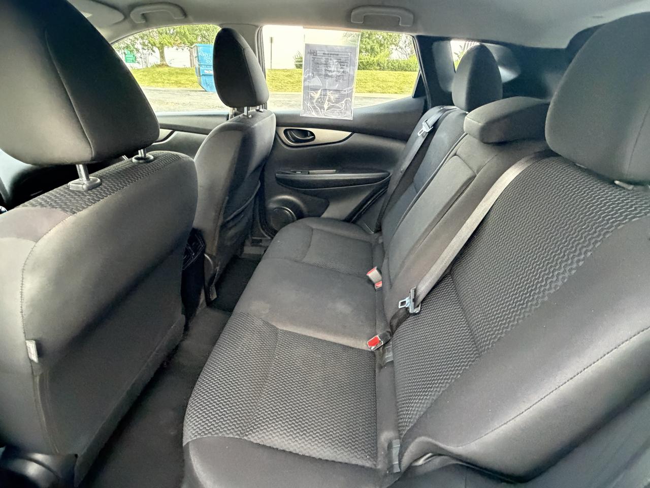 Nissan Rogue Sport S 2019