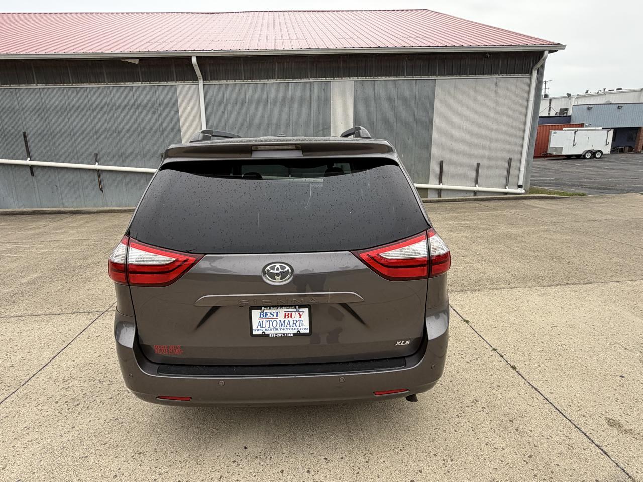 Toyota Sienna XLE FWD 8-Passenger V6 2016