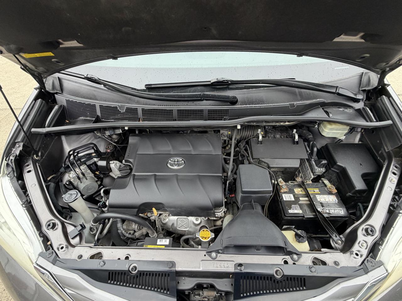 Toyota Sienna XLE FWD 8-Passenger V6 2016