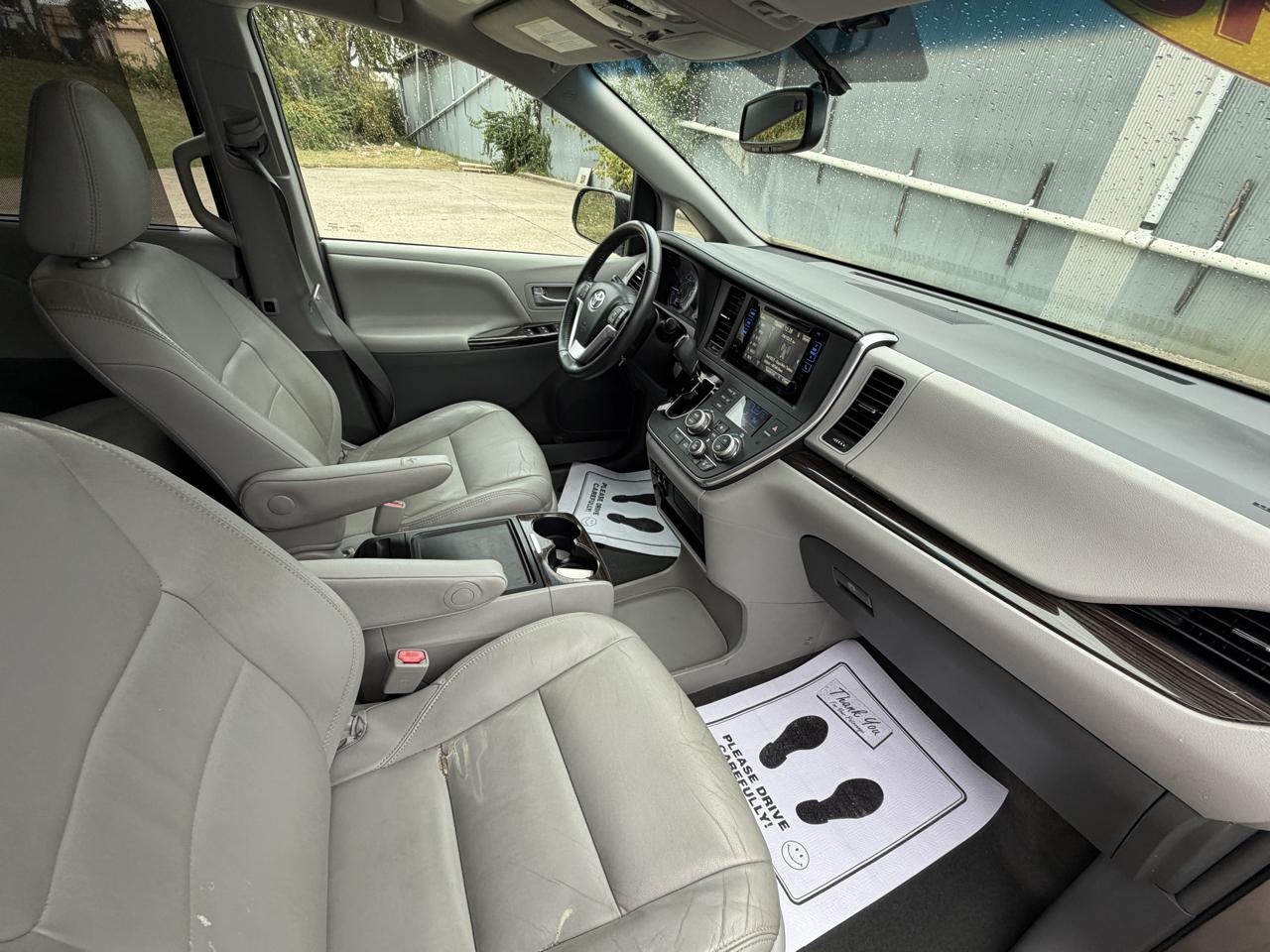 Toyota Sienna XLE FWD 8-Passenger V6 2016