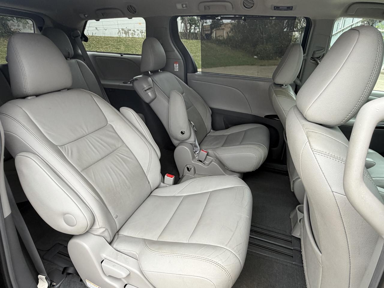 Toyota Sienna XLE FWD 8-Passenger V6 2016