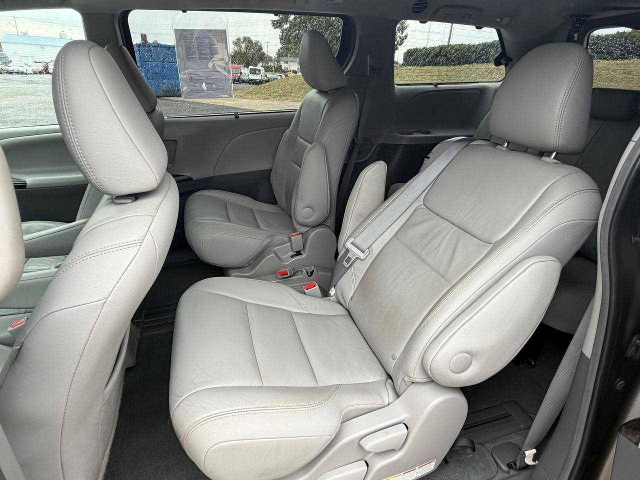 Toyota Sienna XLE FWD 8-Passenger V6 2016