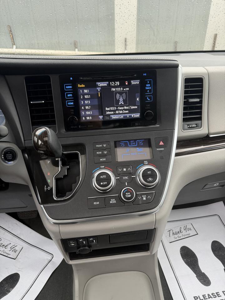 Toyota Sienna XLE FWD 8-Passenger V6 2016