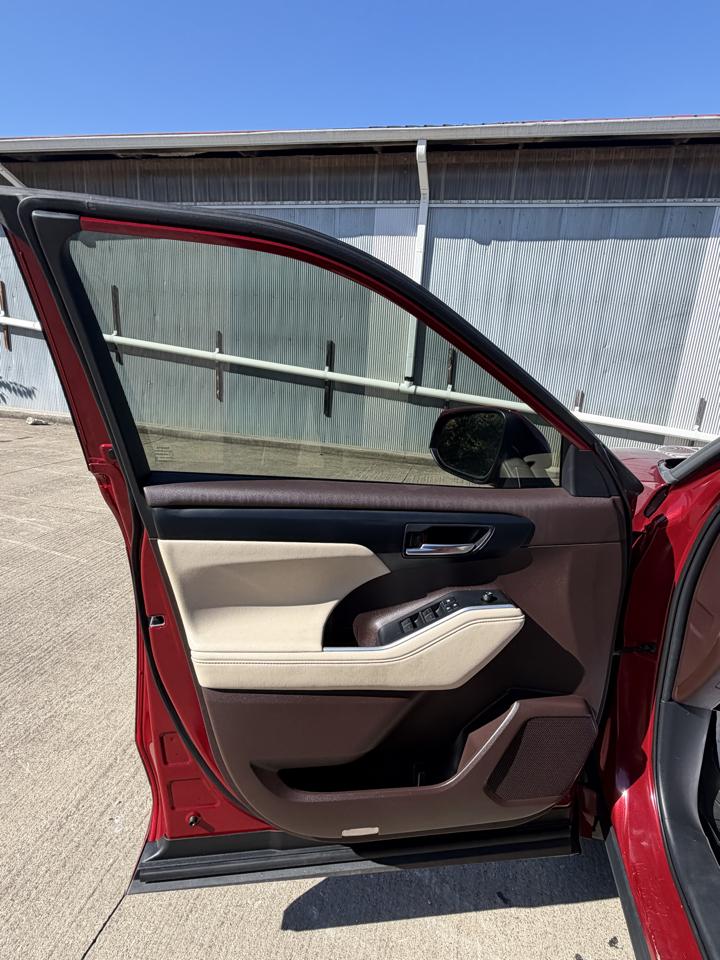 Toyota Highlander Hybrid XLE AWD 2020