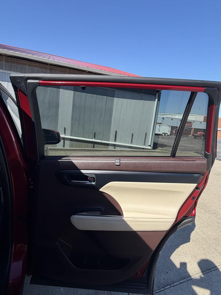 Toyota Highlander Hybrid XLE AWD 2020