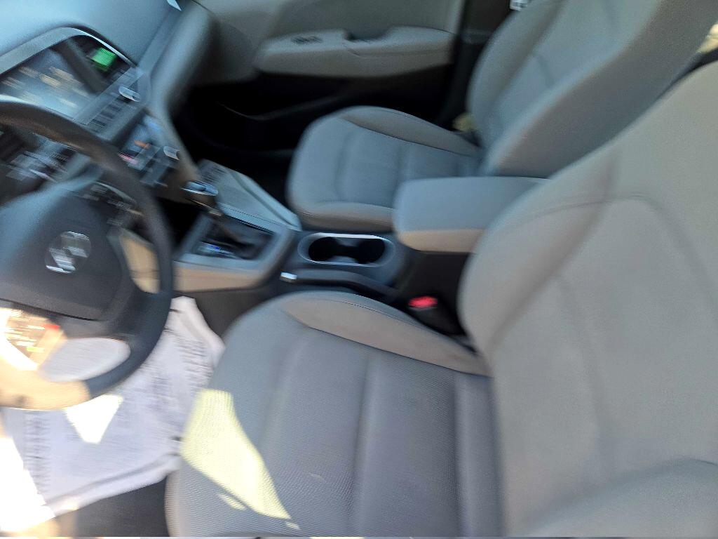 2017 Hyundai Elantra SE photo 5