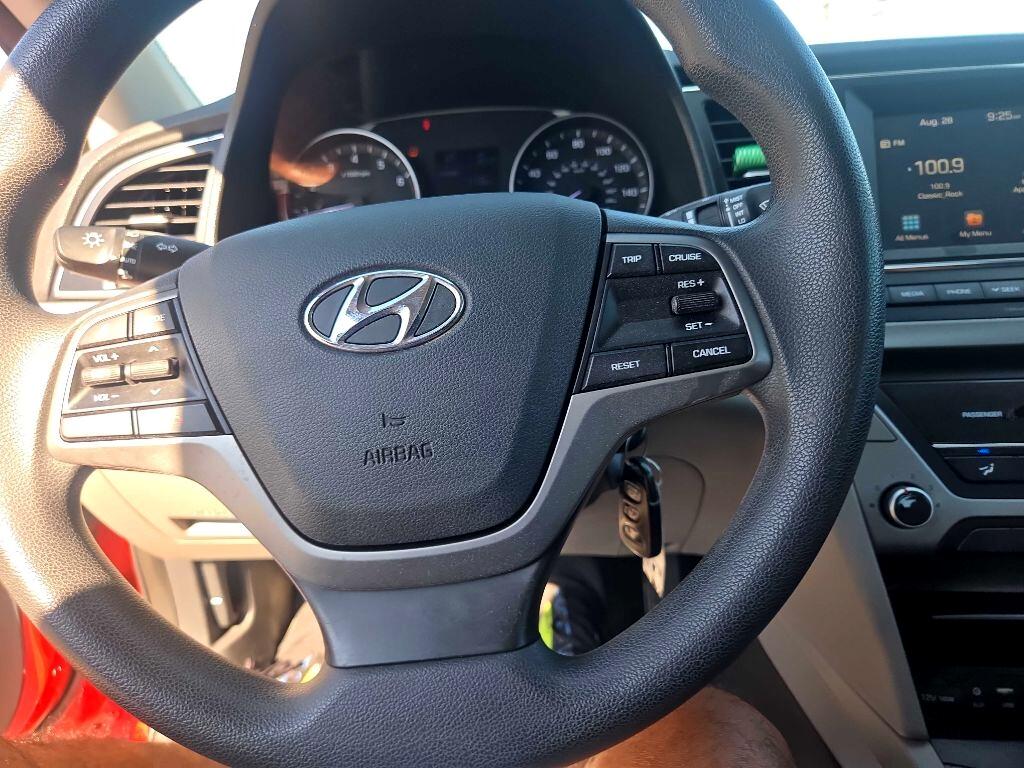 2017 Hyundai Elantra SE photo 7