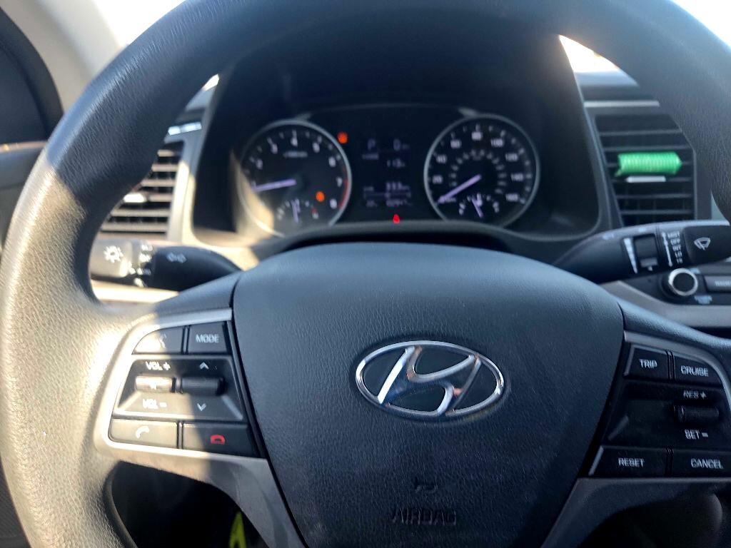 2017 Hyundai Elantra SE photo 8