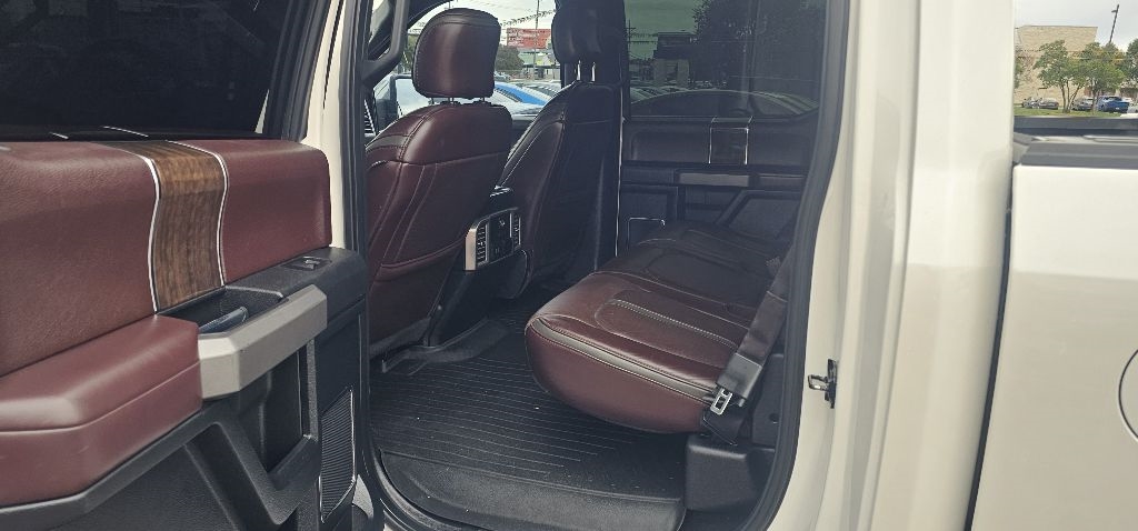 Ford F-150 Platinum 4WD SuperCrew 5.5' Box 2017 Ford F-150 Platinum 4WD SuperCrew 5.5' Box 2017