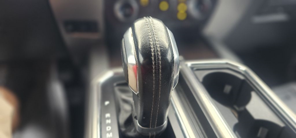 Ford F-150 Platinum 4WD SuperCrew 5.5' Box 2017 Ford F-150 Platinum 4WD SuperCrew 5.5' Box 2017