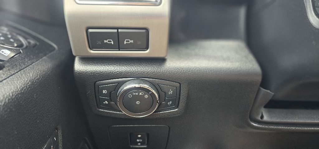 Ford F-150 Platinum 4WD SuperCrew 5.5' Box 2017