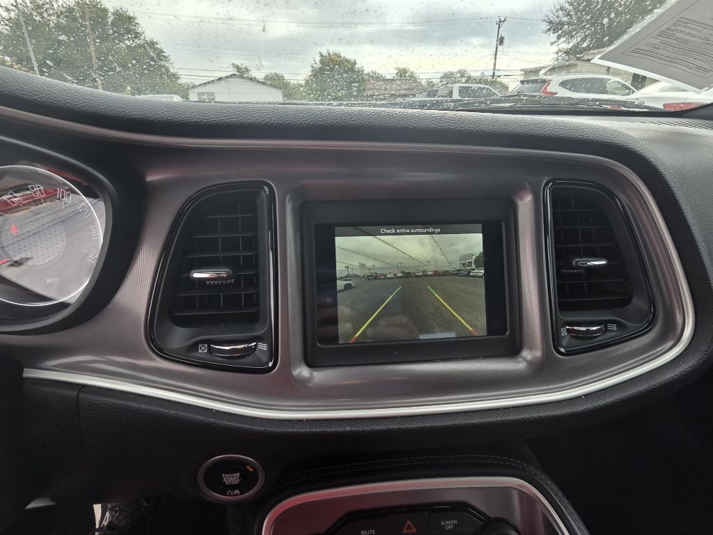 Dodge Challenger SXT RWD 2022