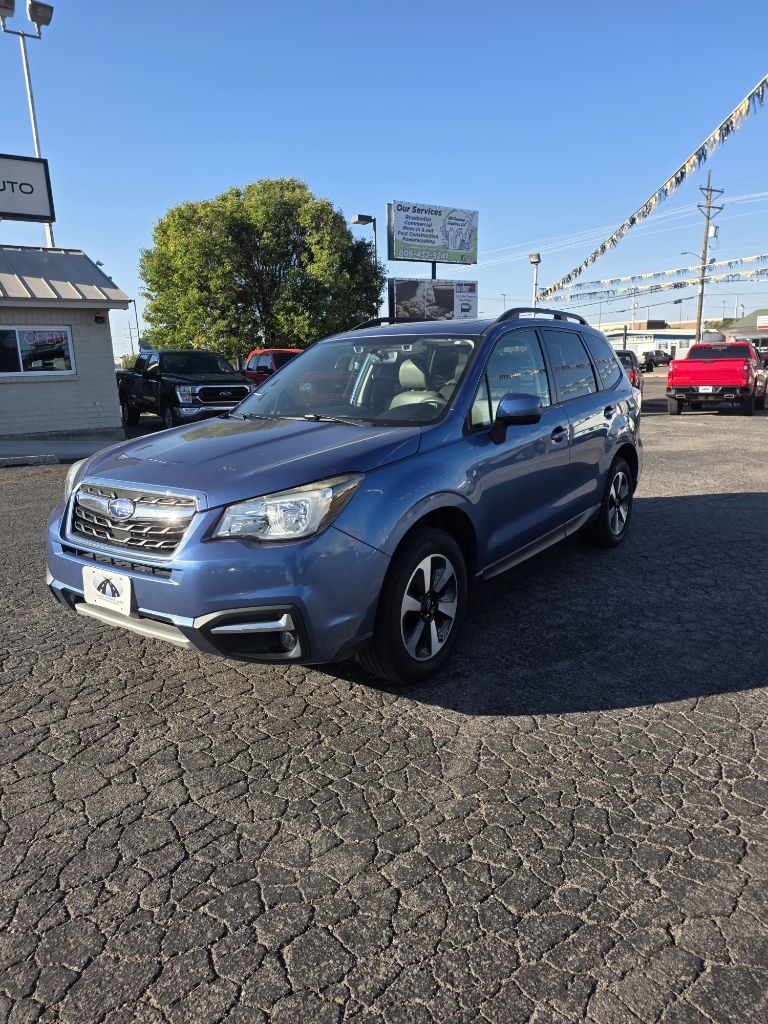 2017 Subaru Forester 2.5i Premium photo 4
