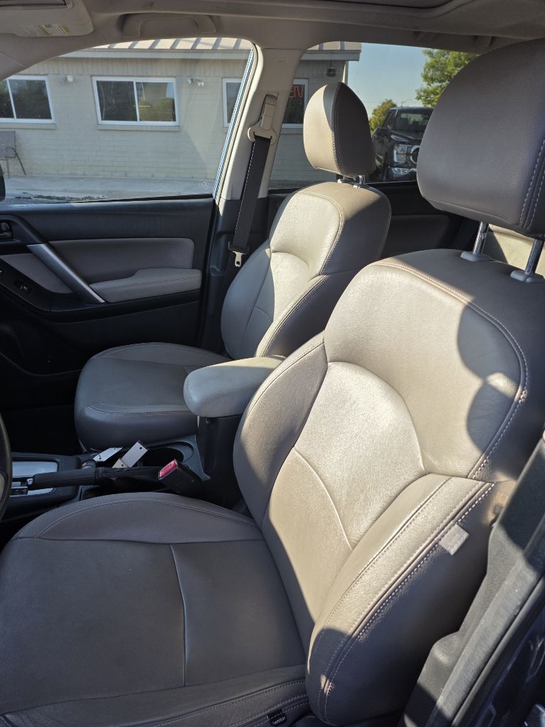 2017 Subaru Forester 2.5i Premium photo 7