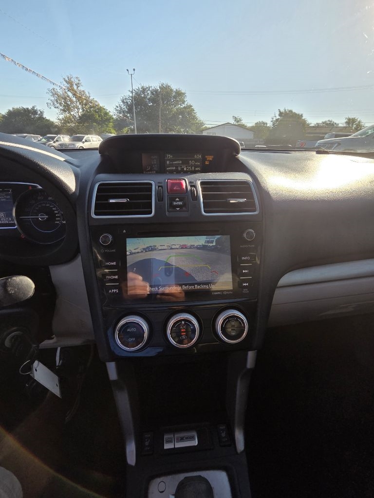 2017 Subaru Forester 2.5i Premium photo 10