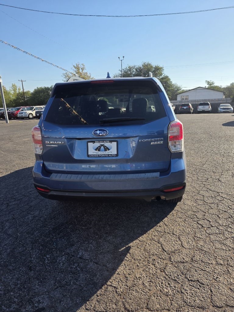 2017 Subaru Forester 2.5i Premium photo 12