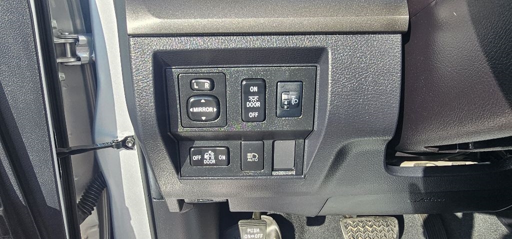 Toyota Tundra 4WD TRD Pro Double Cab 6.5' Bed 5.7L (Natl) 2020 Toyota Tundra 4WD TRD Pro Double Cab 6.5' Bed 5.7L (Natl) 2020