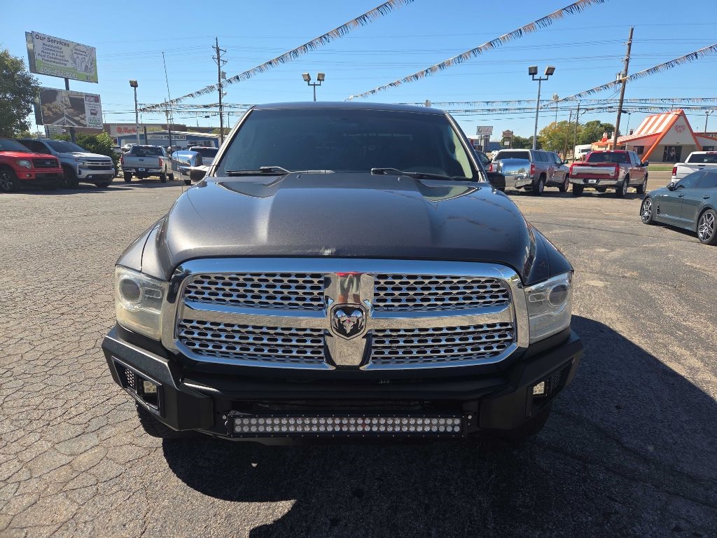 RAM 1500 Laramie 4x4 Crew Cab 5'7" Box 2018 RAM 1500 Laramie 4x4 Crew Cab 5'7" Box 2018