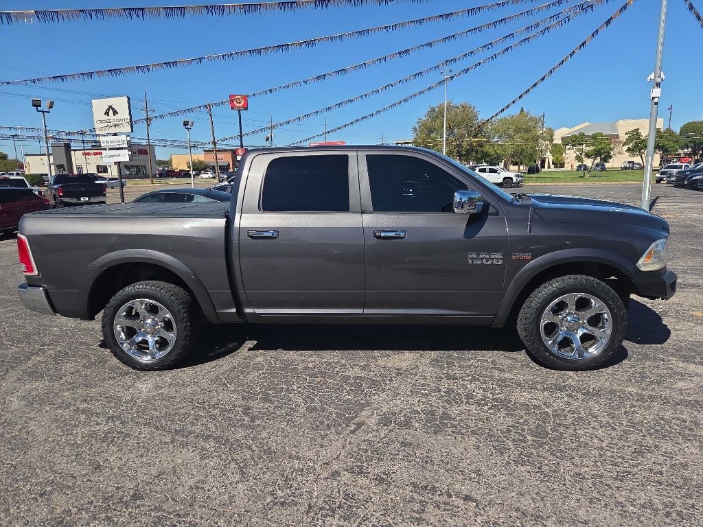 RAM 1500 Laramie 4x4 Crew Cab 5'7" Box 2018 RAM 1500 Laramie 4x4 Crew Cab 5'7" Box 2018