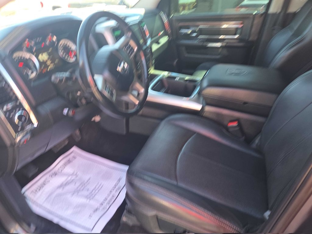 RAM 1500 Laramie 4x4 Crew Cab 5'7" Box 2018 RAM 1500 Laramie 4x4 Crew Cab 5'7" Box 2018