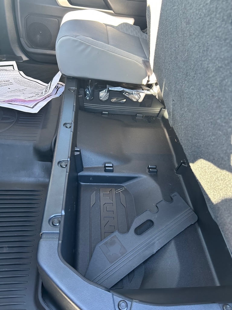 Toyota Tundra 4WD SR5 CrewMax 5.5' Bed (Natl) 2023