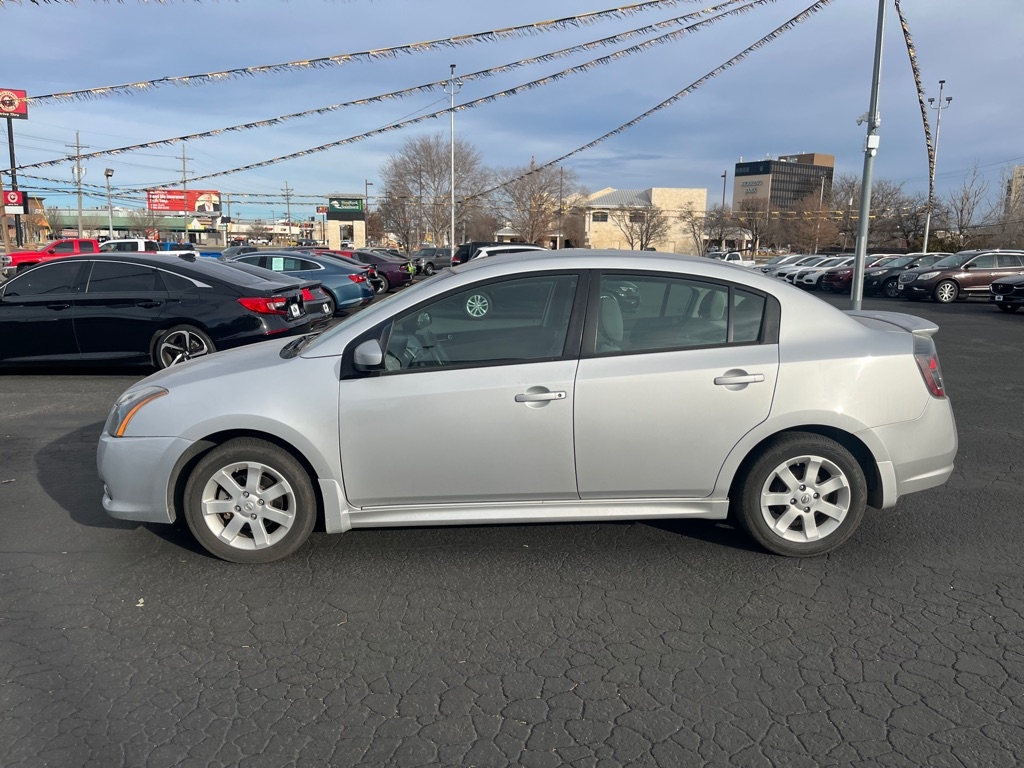 Nissan Sentra 4dr Sdn I4 CVT 2.0 SR 2012