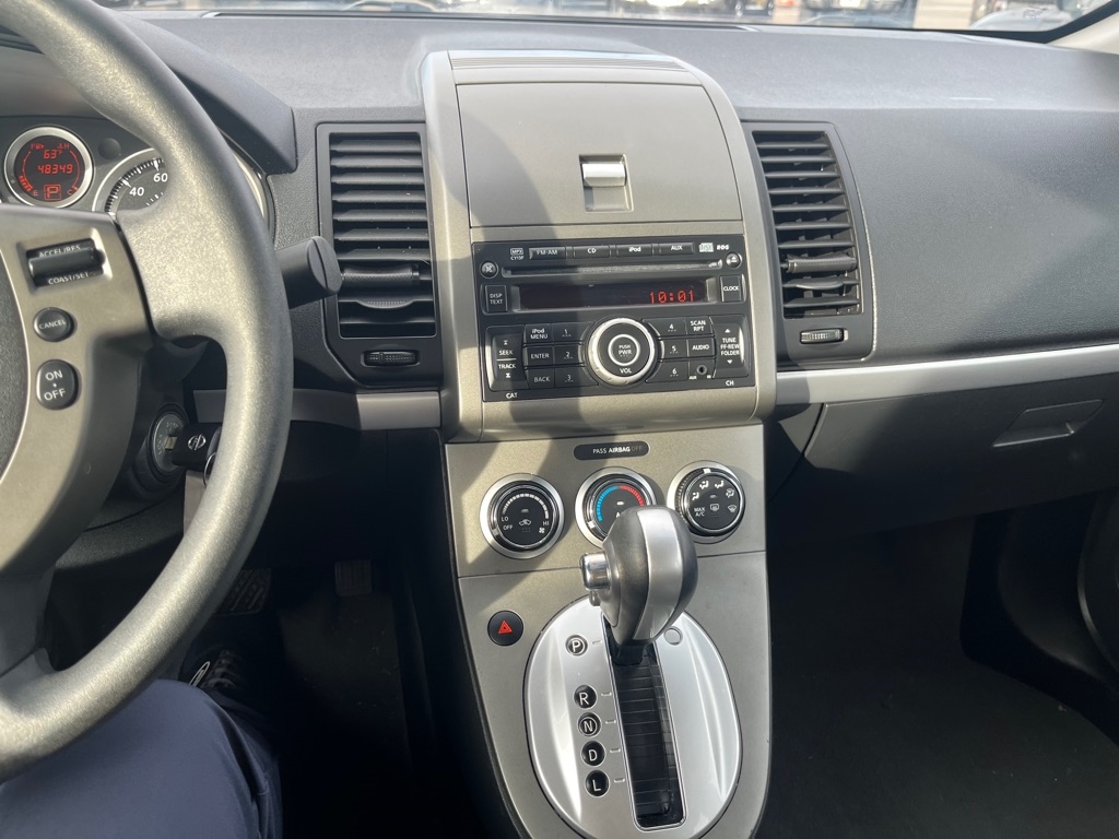 Nissan Sentra 4dr Sdn I4 CVT 2.0 SR 2012