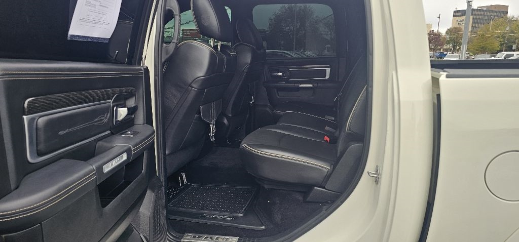 RAM 1500 Limited 4x4 Crew Cab 5'7" Box 2017