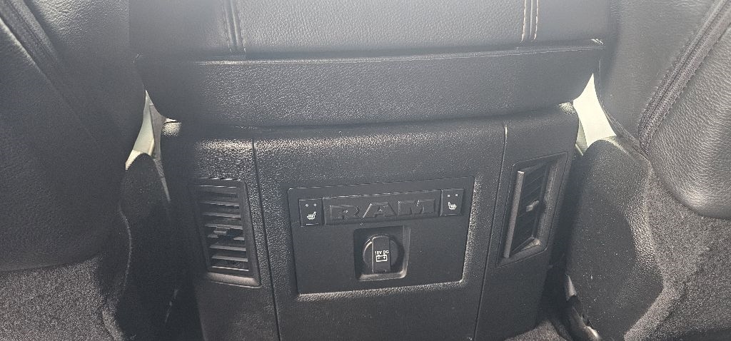 RAM 1500 Limited 4x4 Crew Cab 5'7" Box 2017