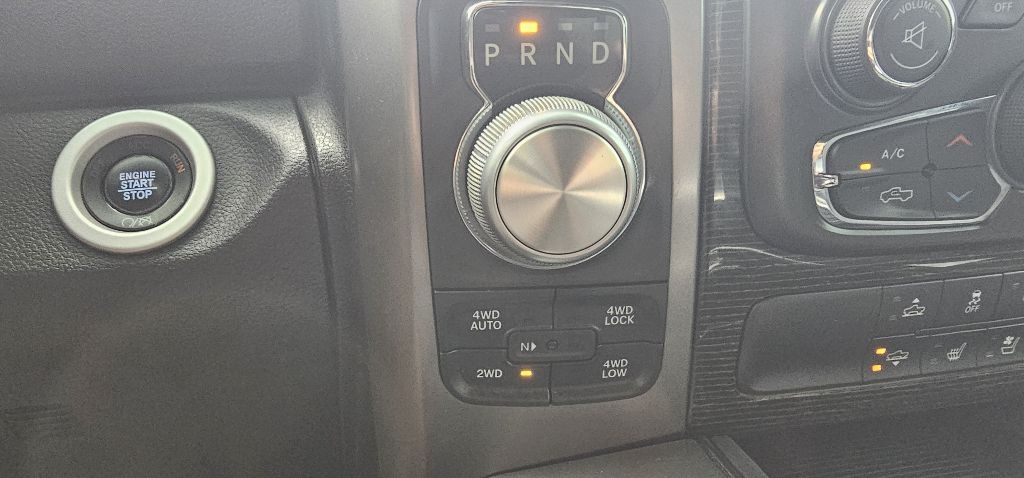 RAM 1500 Limited 4x4 Crew Cab 5'7" Box 2017