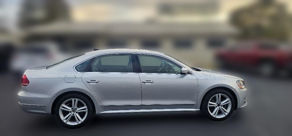 2013 Volkswagen Passat 4dr Sdn 3.6L V6 DSG SEL Premium