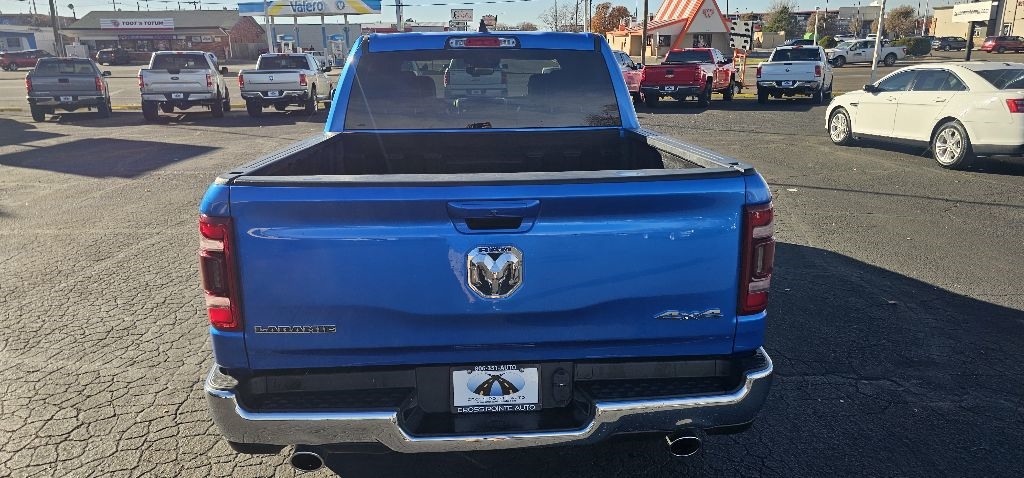 RAM 1500 Laramie 4x4 Crew Cab 5'7" Box 2024