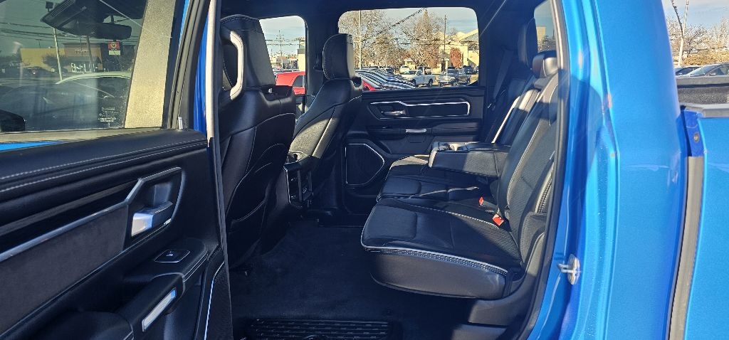 RAM 1500 Laramie 4x4 Crew Cab 5'7" Box 2024