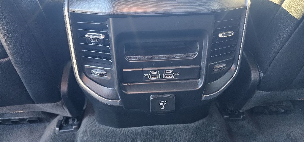 RAM 1500 Laramie 4x4 Crew Cab 5'7" Box 2024