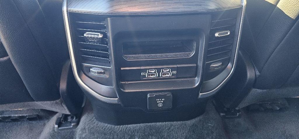 RAM 1500 Laramie 4x4 Crew Cab 5'7" Box 2024