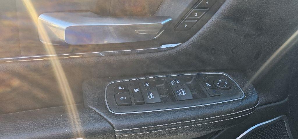 RAM 1500 Laramie 4x4 Crew Cab 5'7" Box 2024