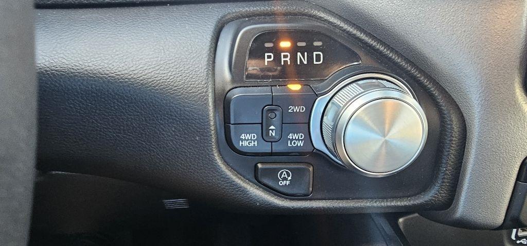 RAM 1500 Laramie 4x4 Crew Cab 5'7" Box 2024