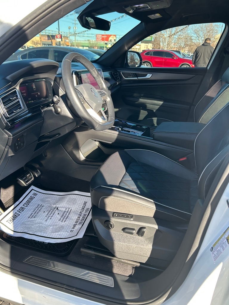 Volkswagen Atlas Cross Sport 2.0T SEL Premium R-Line 4MOTION 2024