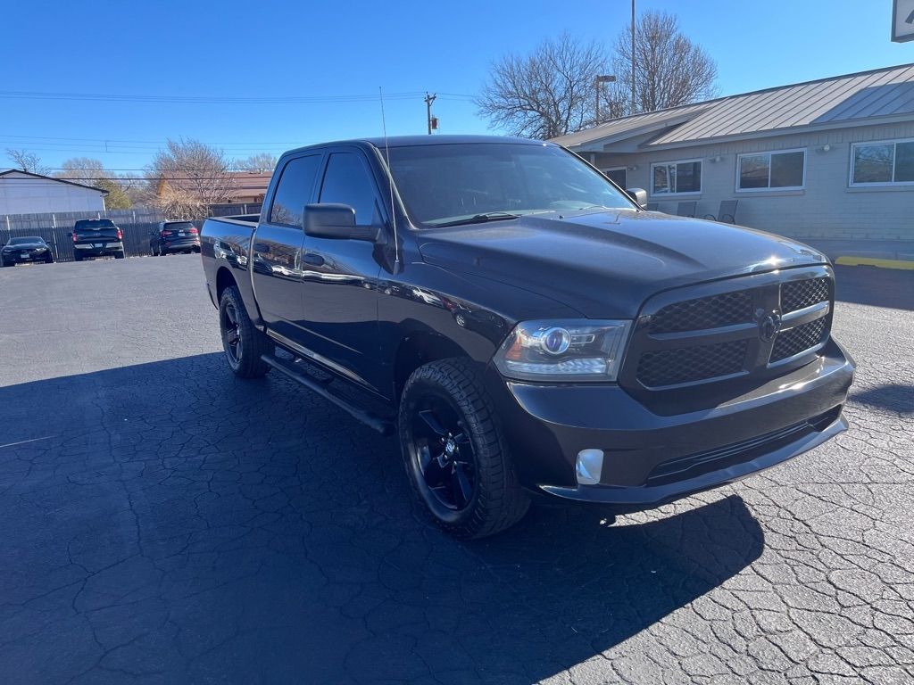 RAM 1500 2WD Crew Cab 140.5" Express 2014