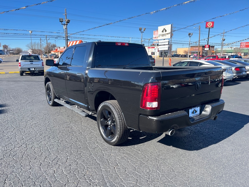 RAM 1500 2WD Crew Cab 140.5" Express 2014