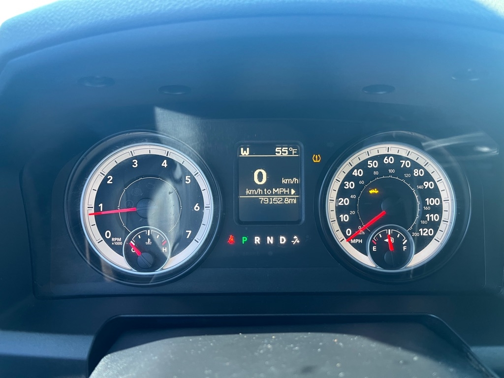 RAM 1500 2WD Crew Cab 140.5" Express 2014