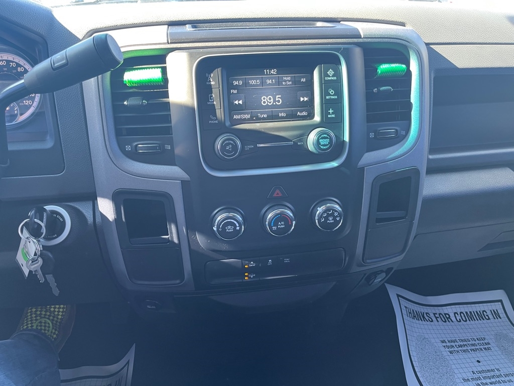 RAM 1500 2WD Crew Cab 140.5" Express 2014