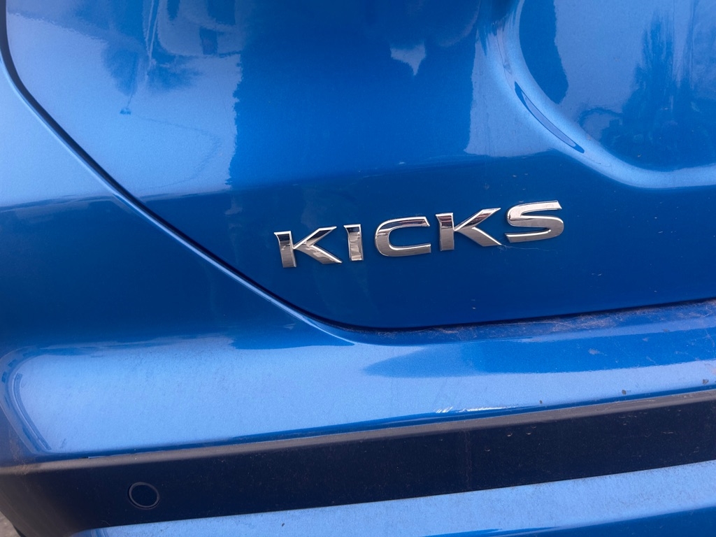Nissan Kicks SV FWD 2024
